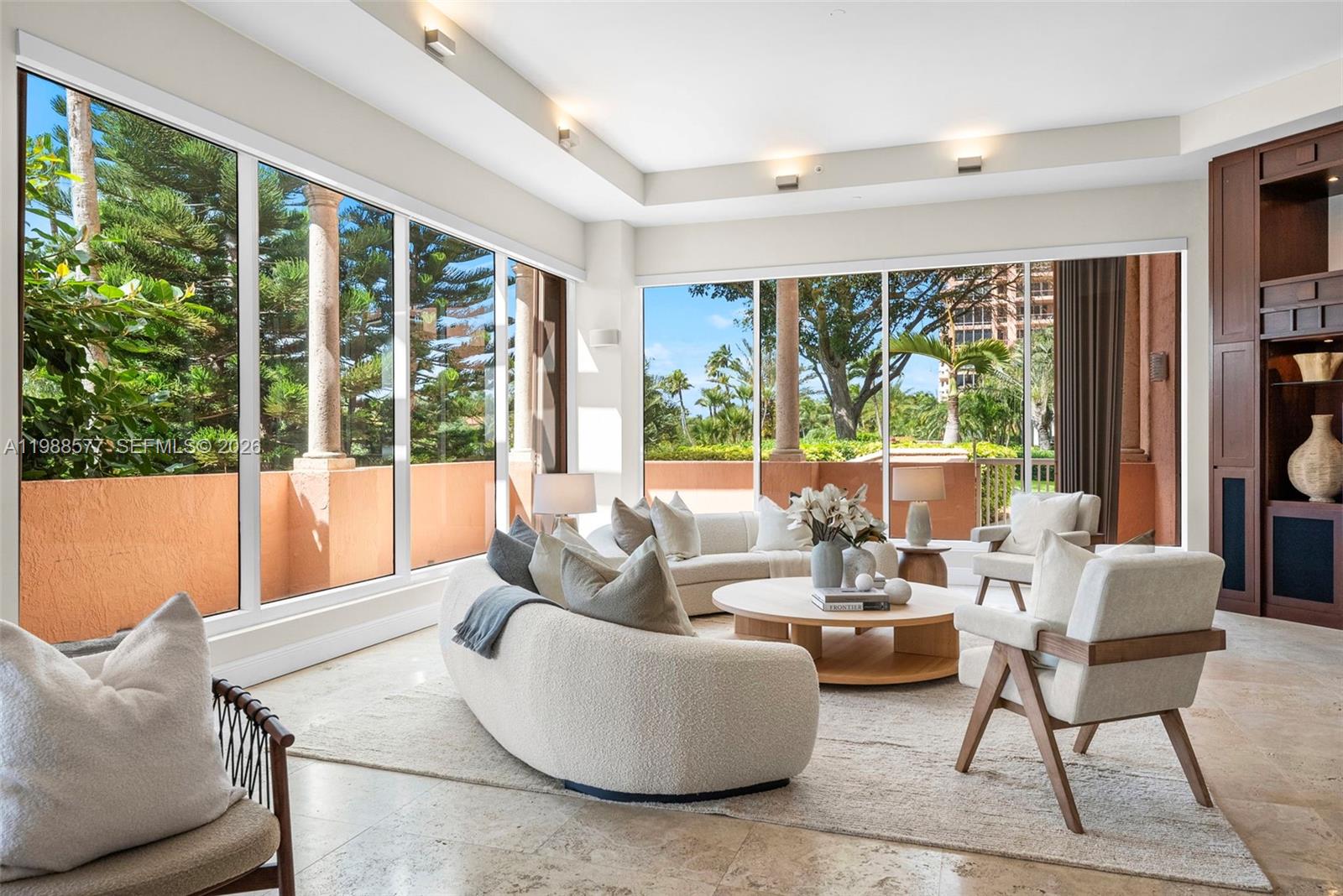10 Edgewater Dr # Lanai South, Coral Gables FL 33133