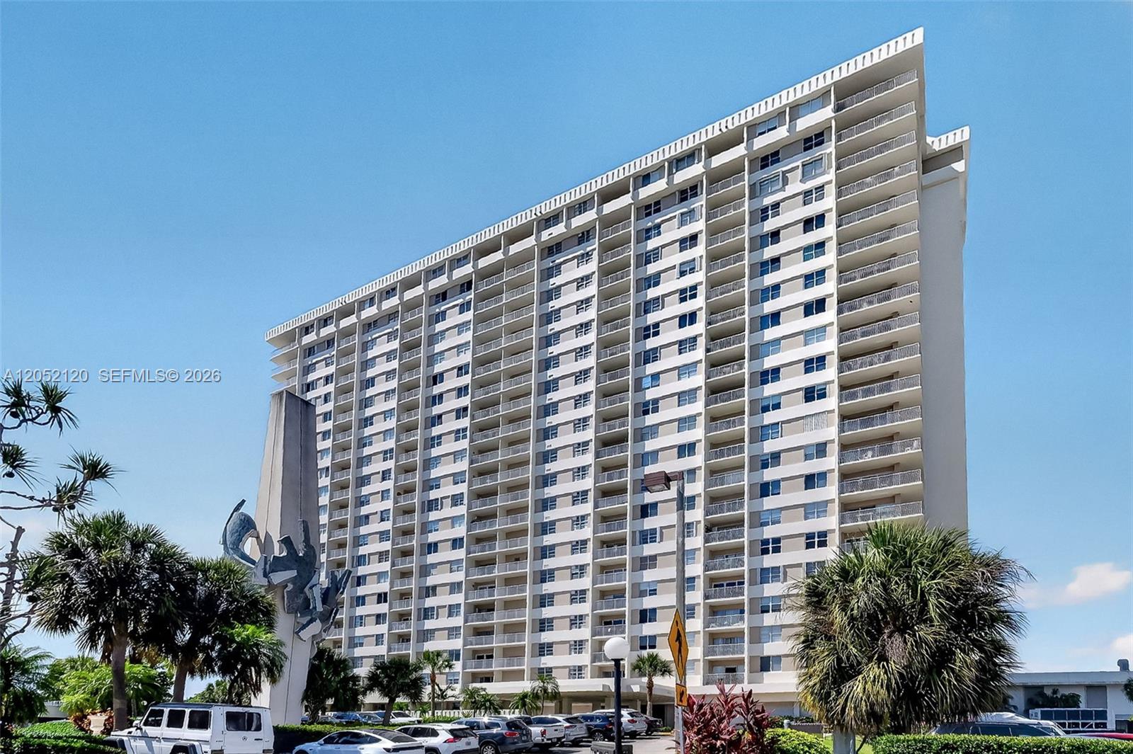 300 Bayview Dr # 916, Sunny Isles Beach FL 33160