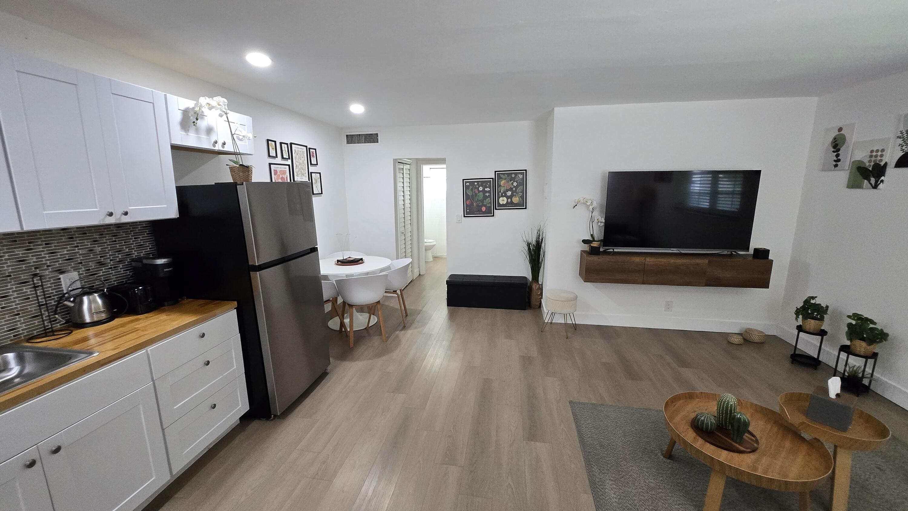 704 NE 8th Street # 5 — Photo 2
