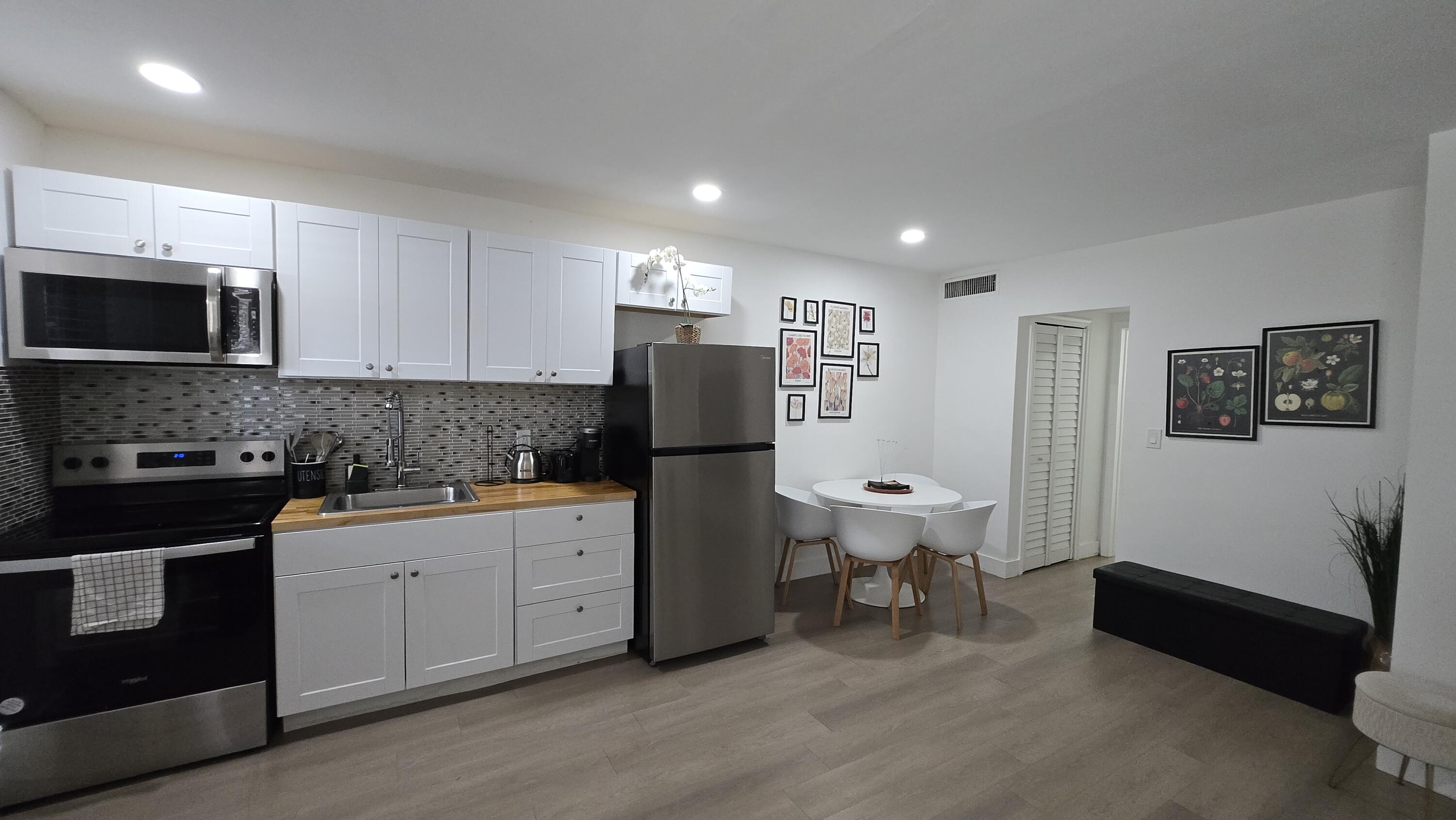 704 NE 8th Street # 5 — Photo 3