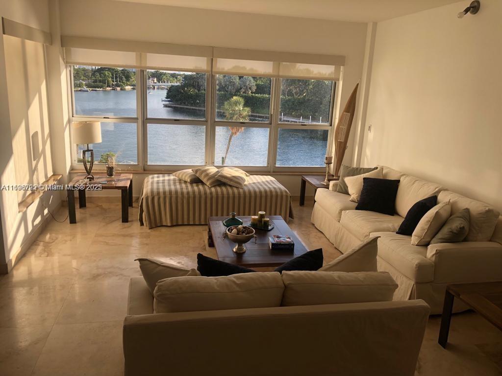 9102 W Bay Harbor # 4B — Photo 3