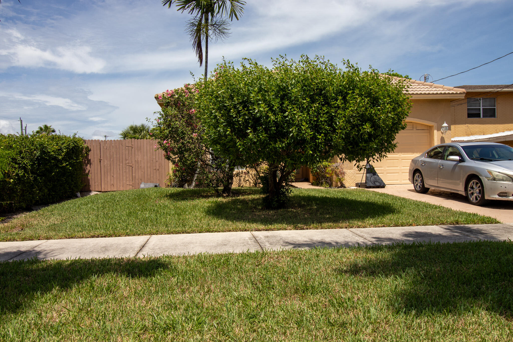237 SW 8TH Street — Photo 3