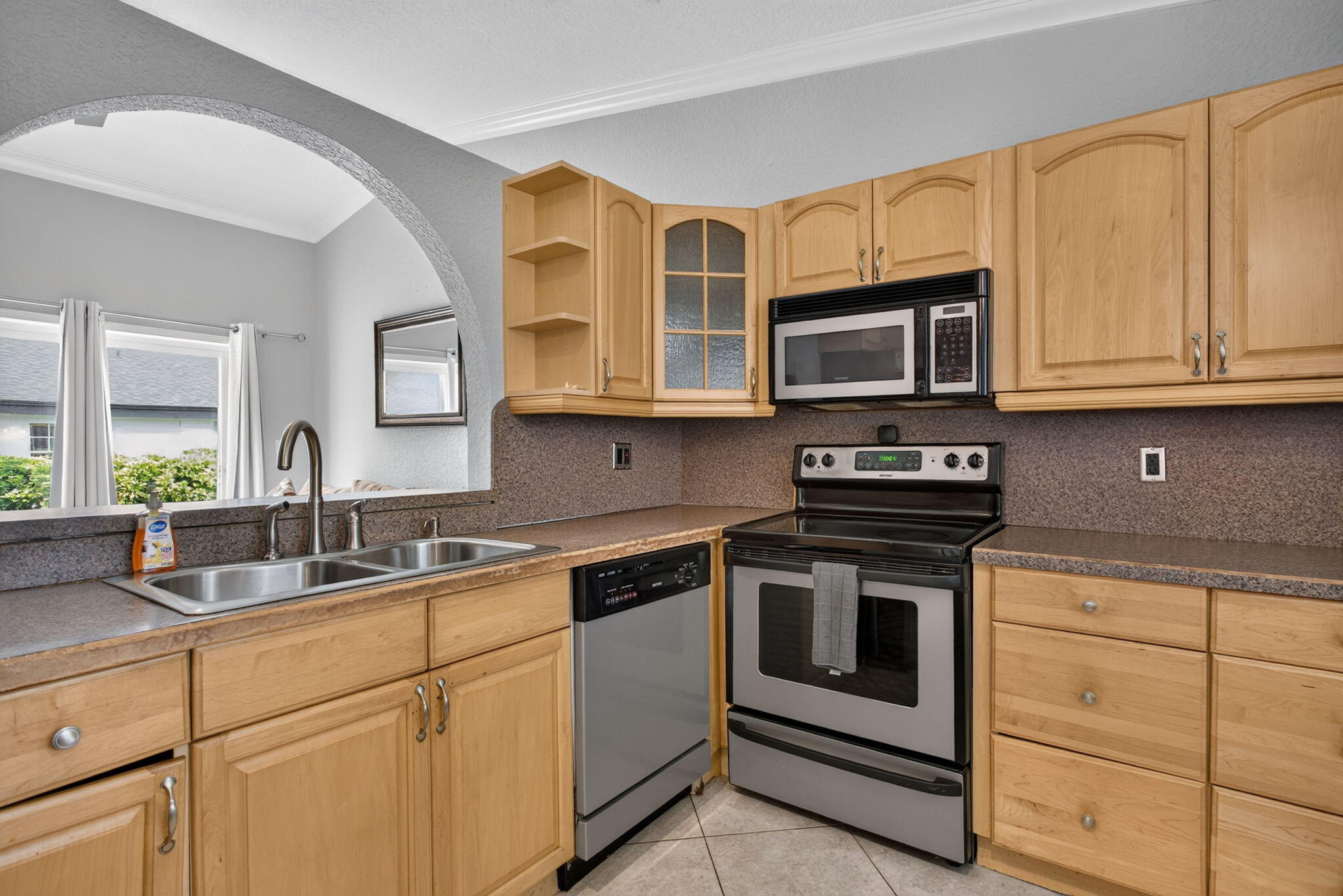 7516 NW 88th Terrace — Photo 4
