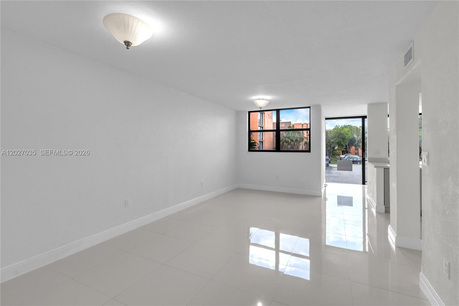9440 W Flagler St # 208, Miami FL 33174