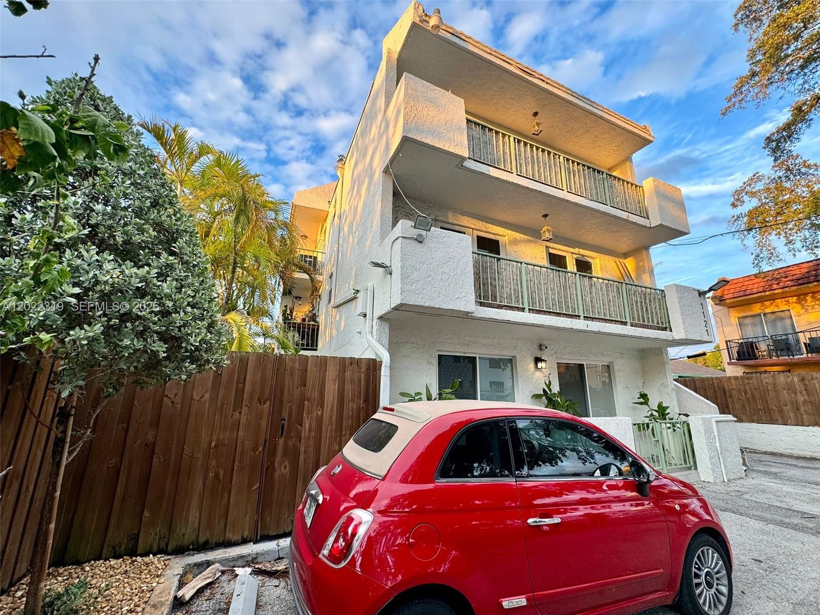 1121 SW 7th St # 1, Miami FL 33130