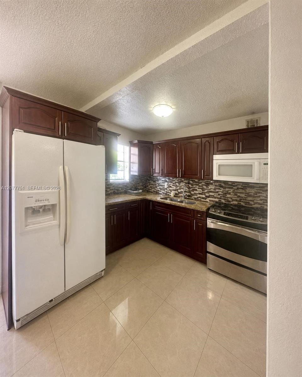 2361 SW 27th St # 1 — Photo 4