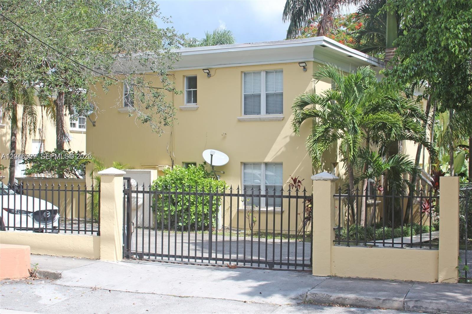 3395 Franklin Ave # D, Miami FL 33133