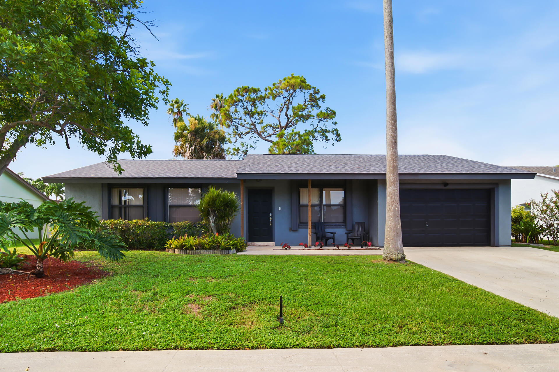 108 SANTA MONICA Avenue — Photo 5