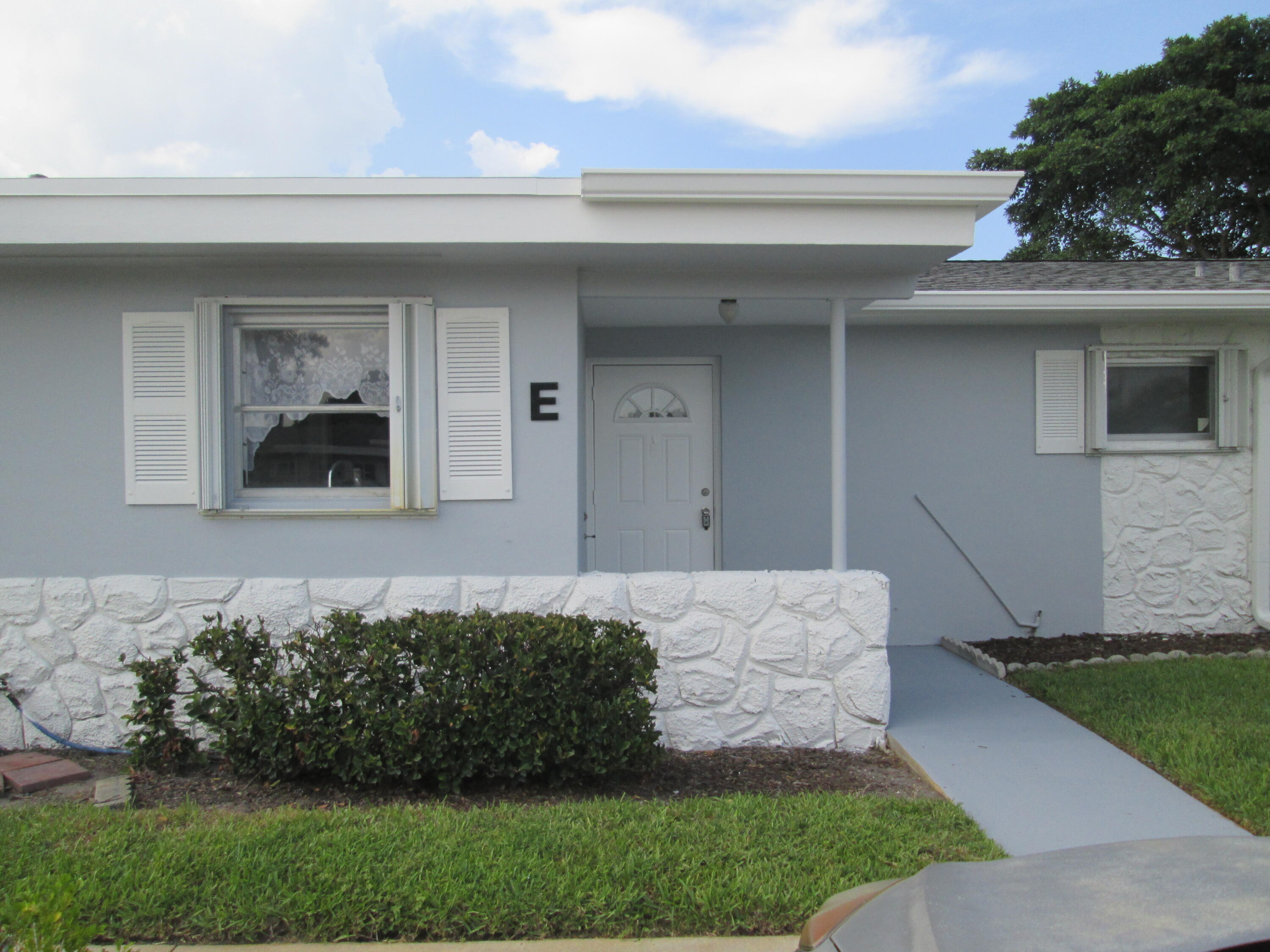 2611 W BARKLEY Drive W # E, West Palm Beach FL 33415