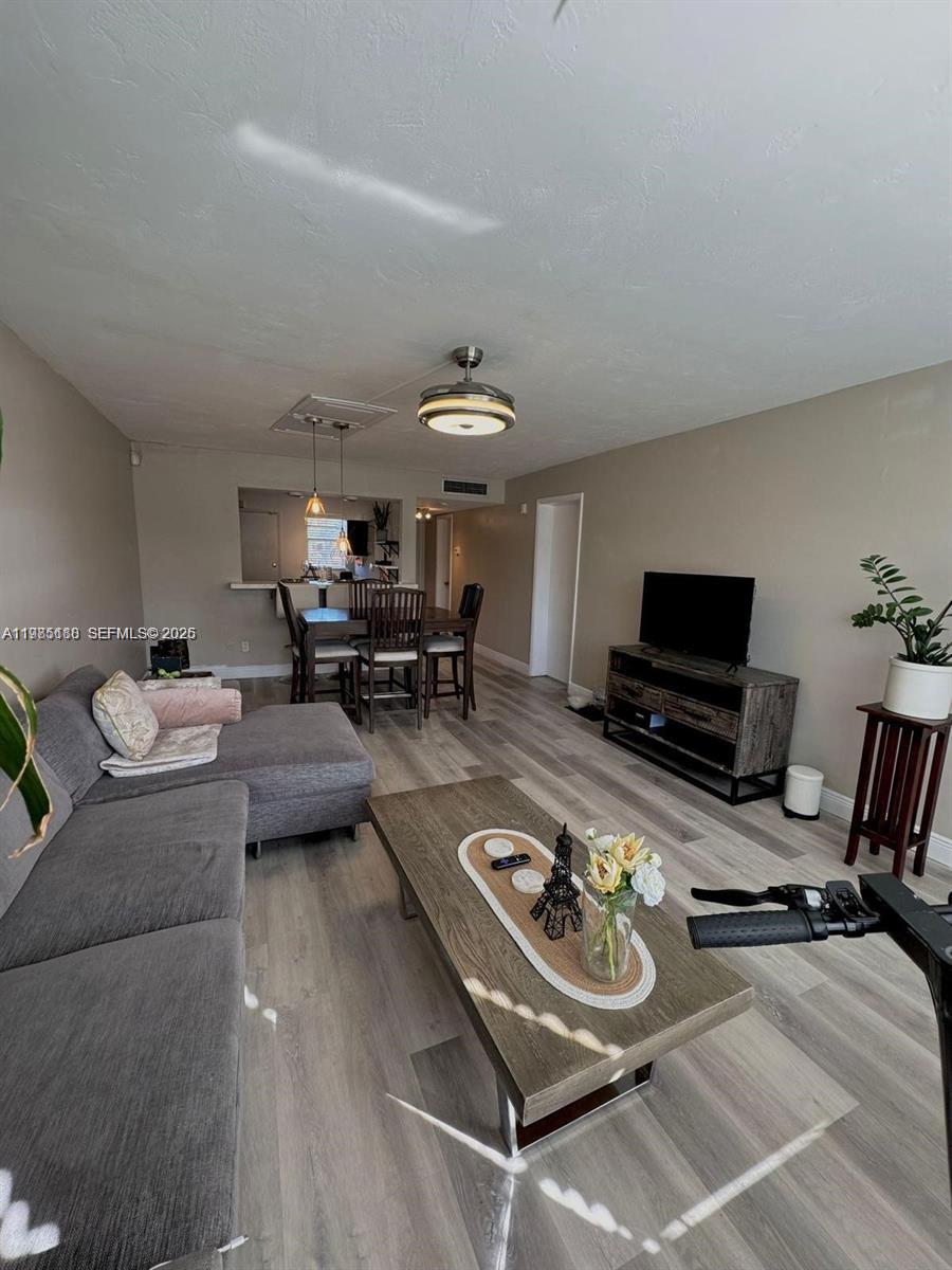 1530 NE 191st St # 241, Miami FL 33179