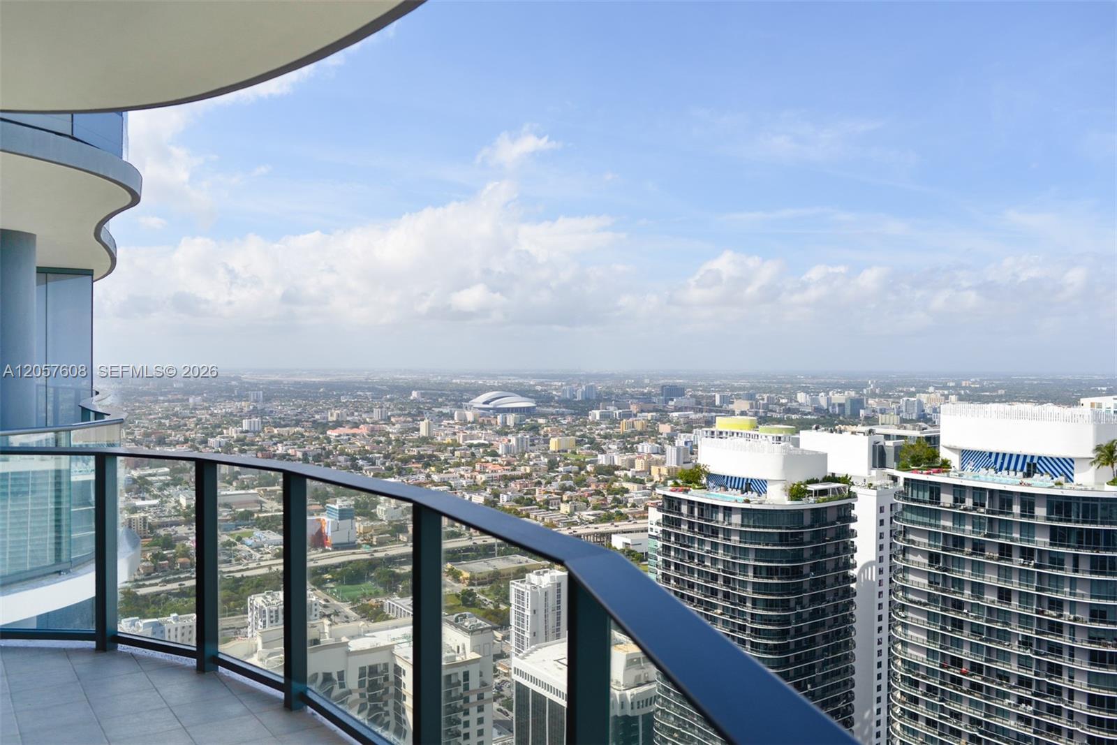 1000 Brickell Plaza # PH5907, Miami FL 33131
