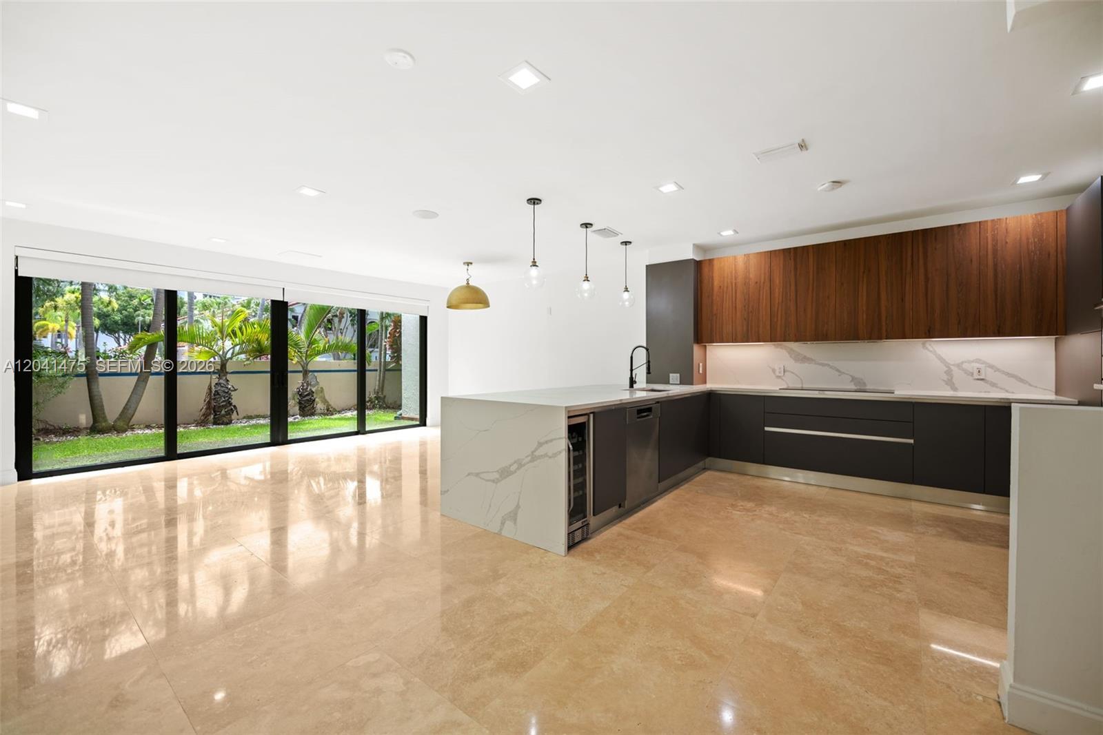 21387 Marina Cove Cir # F, Aventura FL 33180