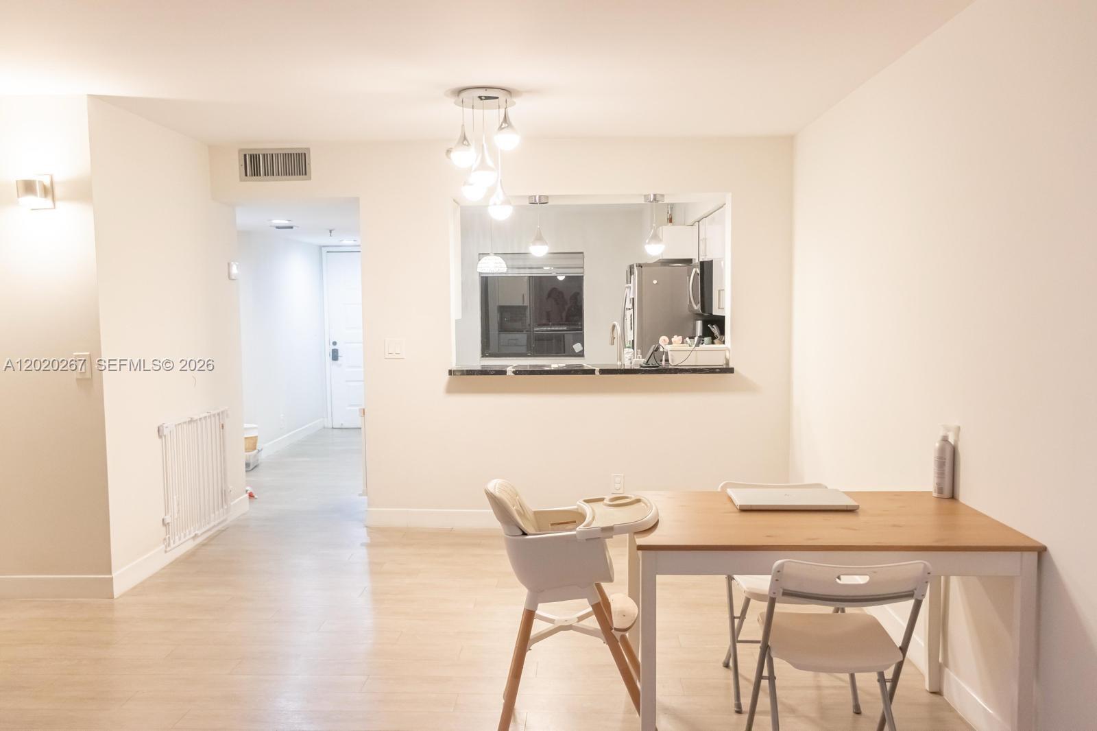 2200 S Cypress Bend Dr # 204 — Photo 3