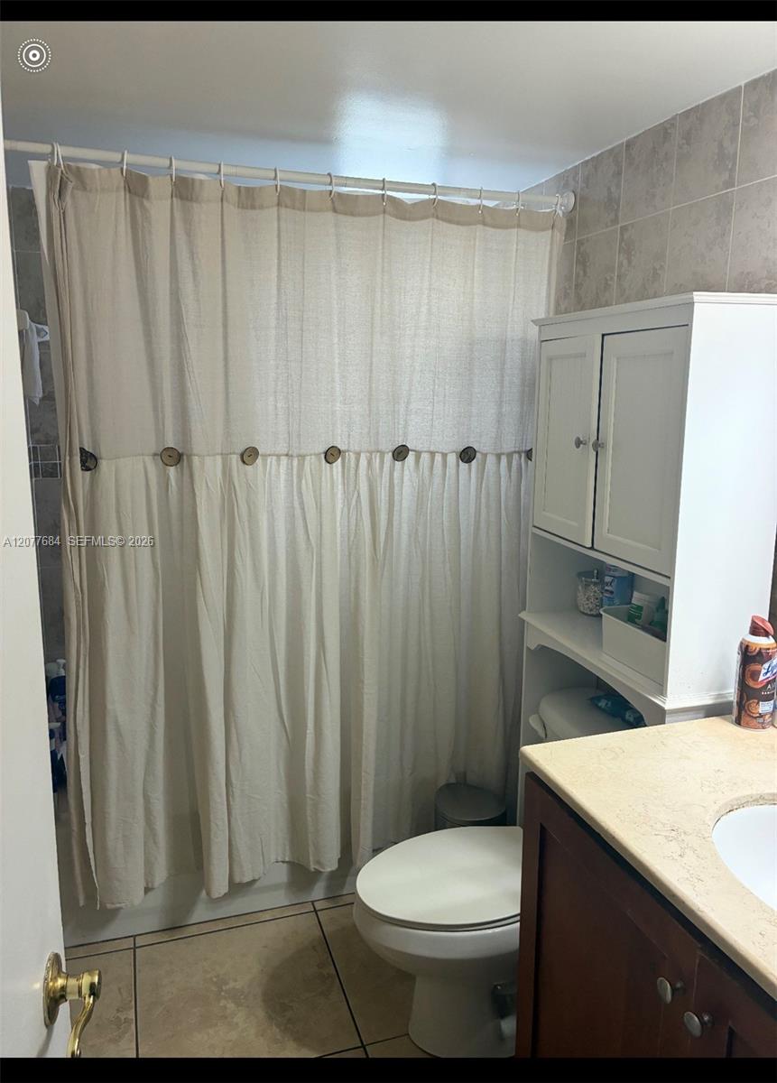 4550 NW 9th St # 821E, Miami FL 33126