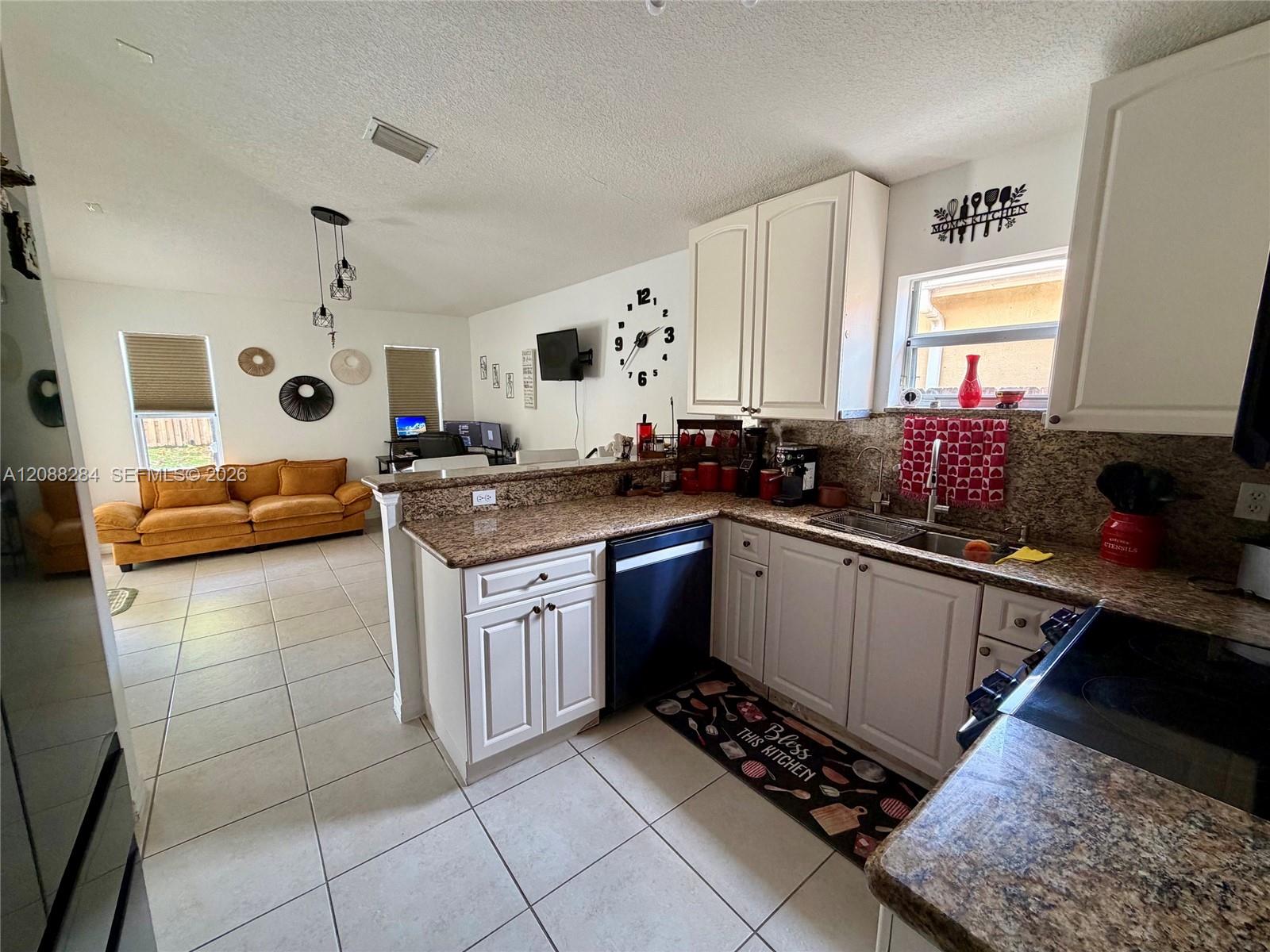 1735 NE 36th Ave # 0 — Photo 5