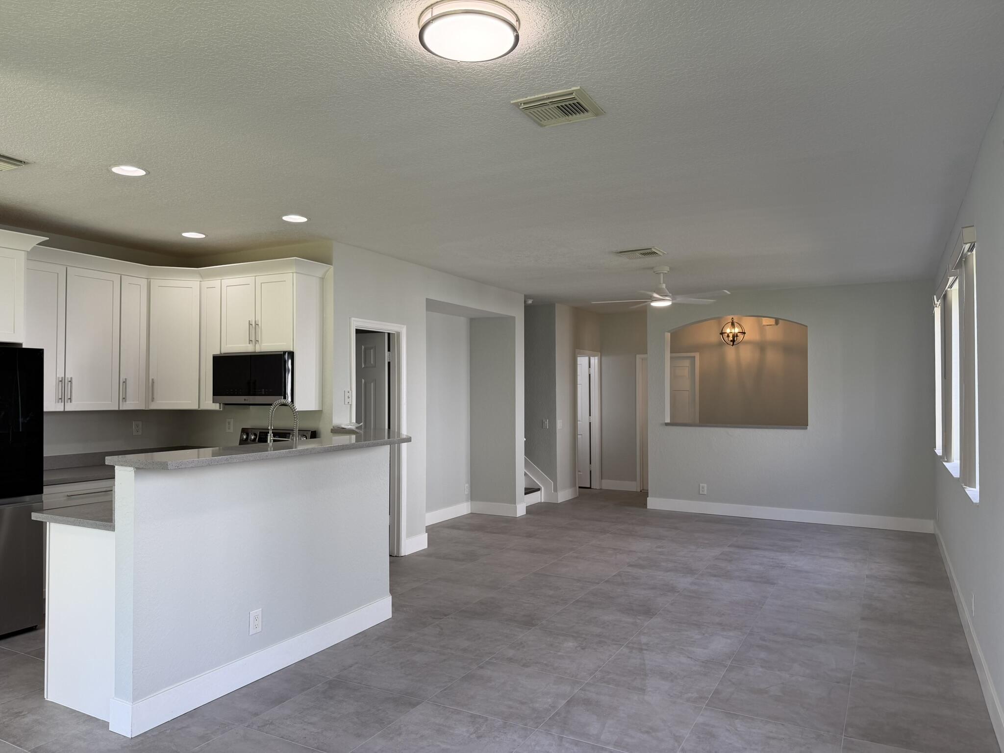 3251 LAUREL RIDGE Circle — Photo 2