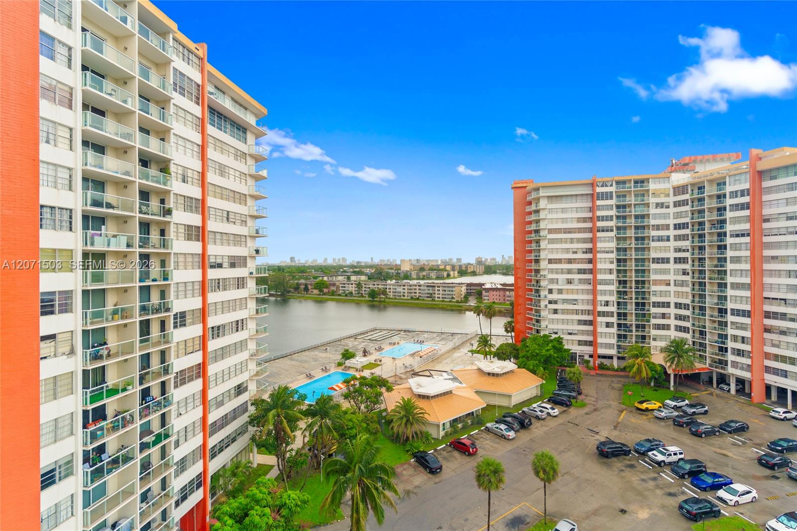 1301 NE Miami Gardens Dr # 1025W — Photo 2
