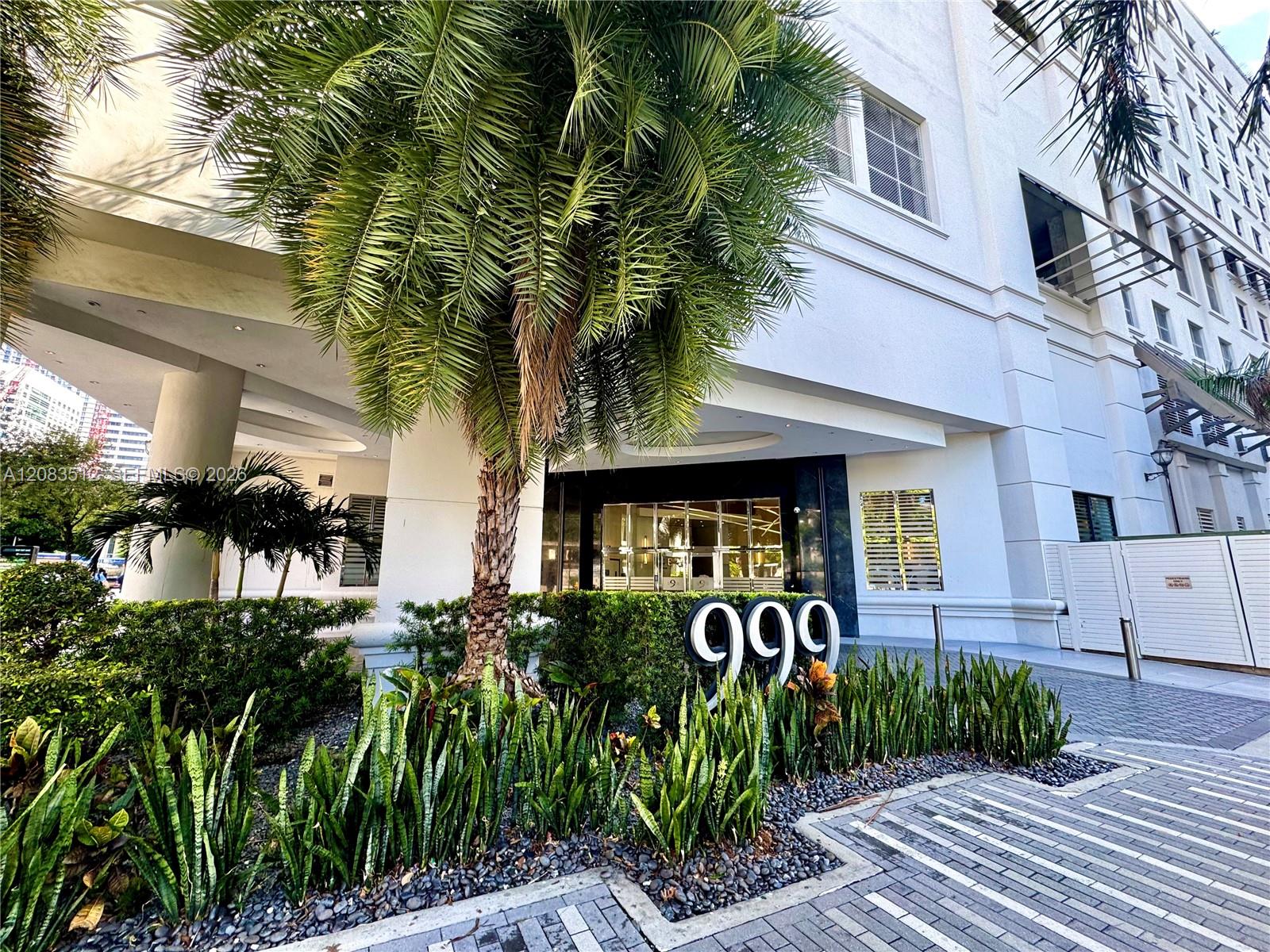999 SW 1st Ave # 2303 — Photo 3
