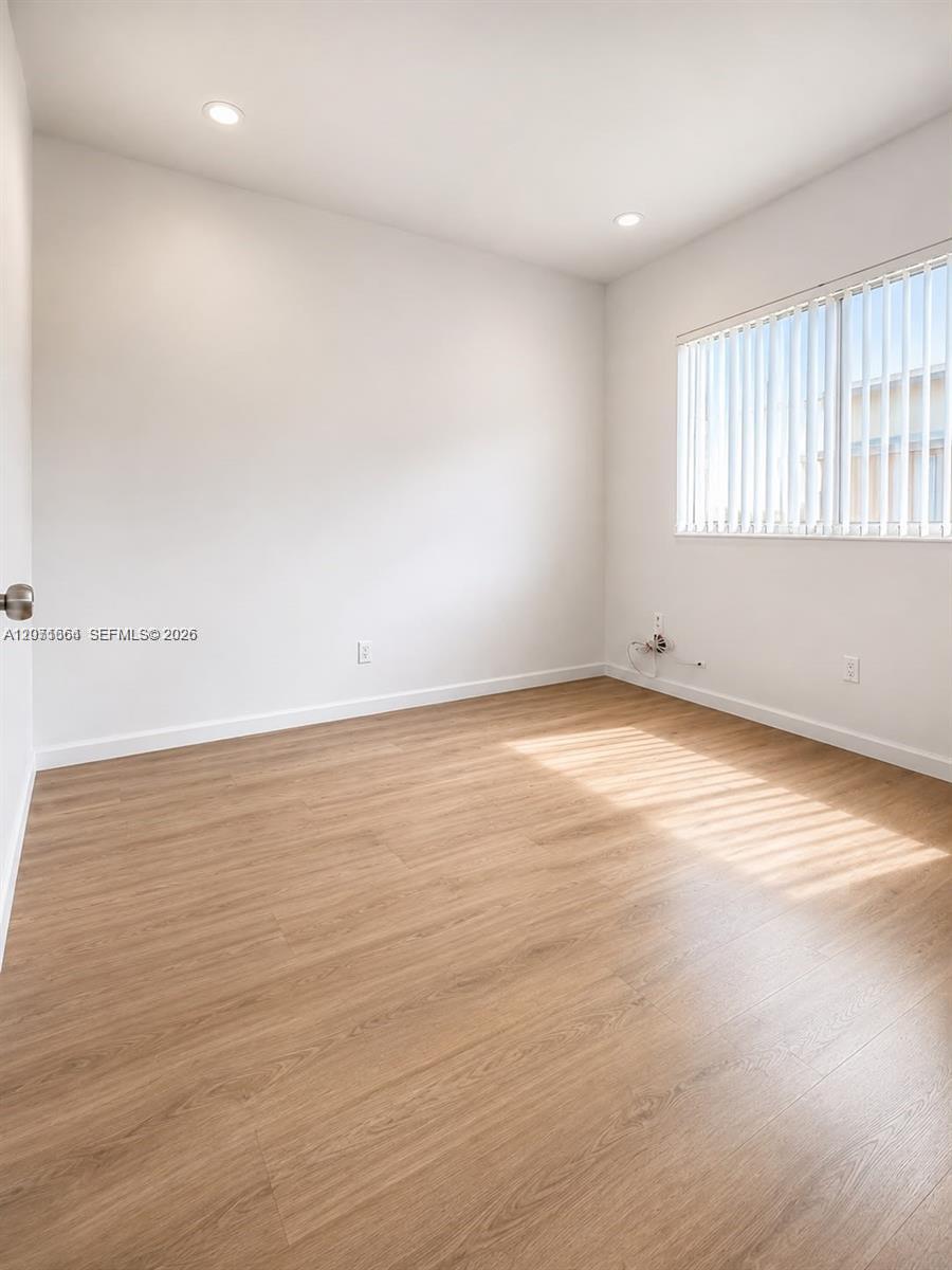 12655 NE 16th Ave # 16 View 10