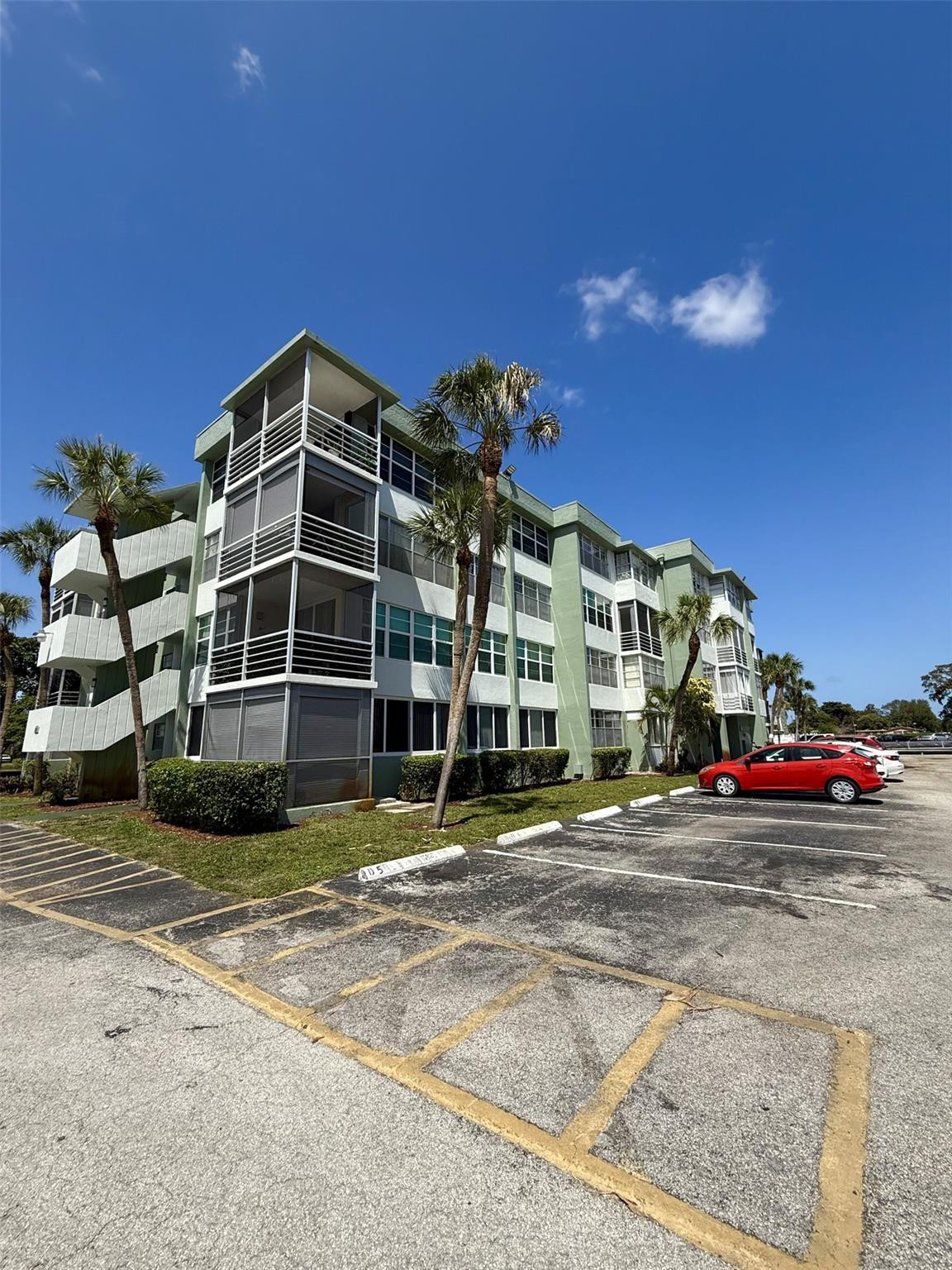 2741 E TAFT Street # 102, Hollywood FL 33020