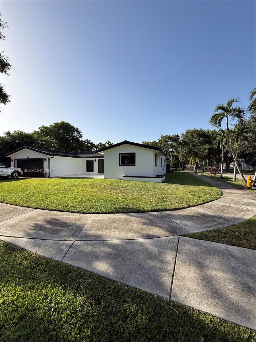 6901 S Miami Lakeway S — Photo 3