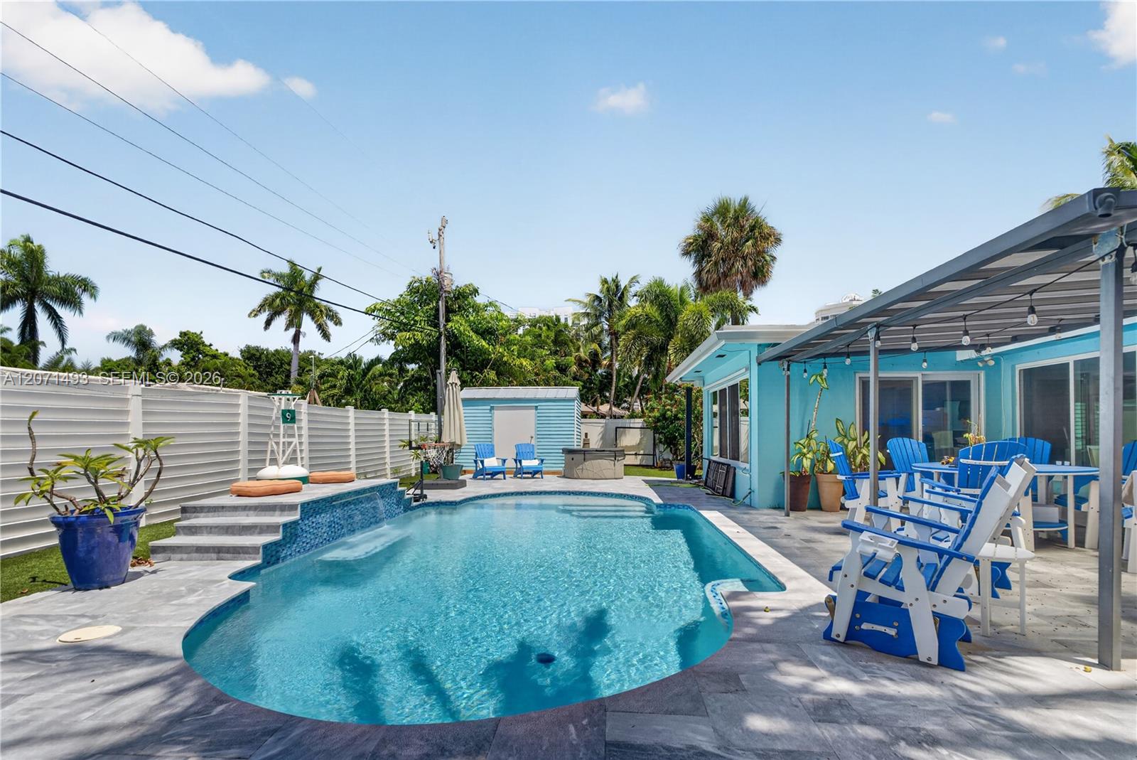 2049 Windward Dr — Photo 2