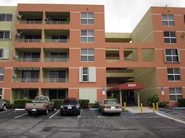 8201 NW 8th St # 414, Miami FL 33126