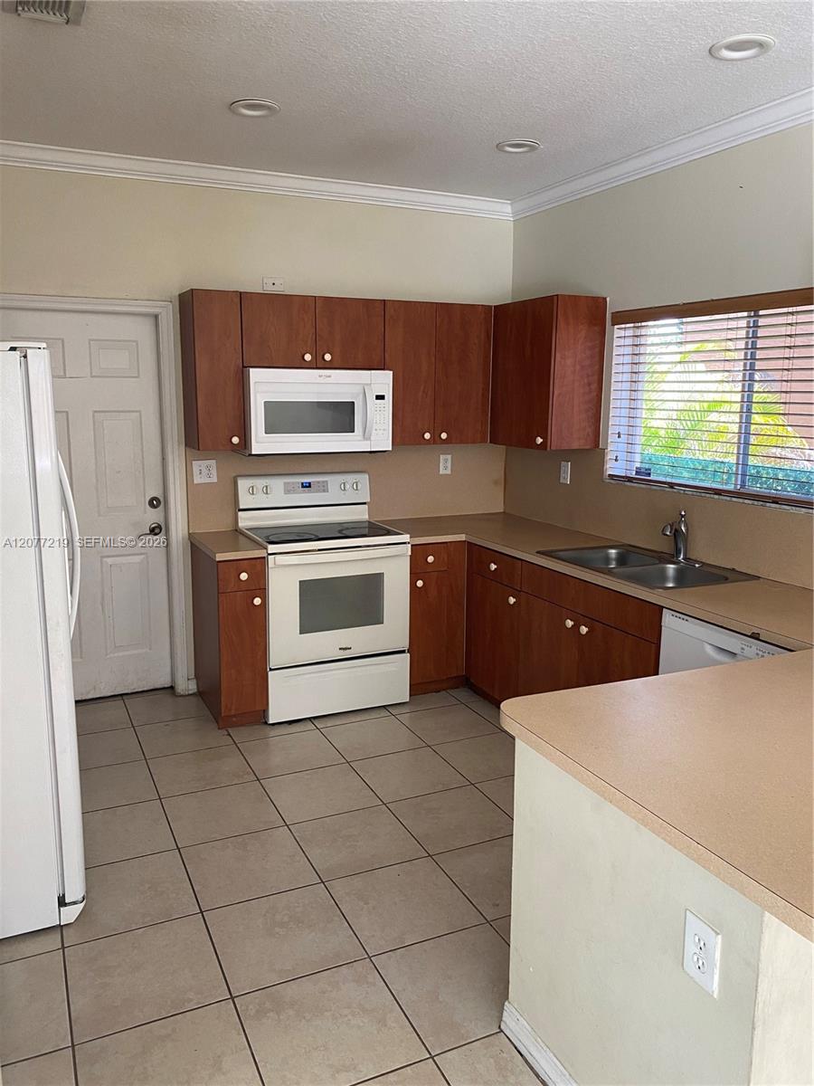 14503 SW 158th Ct — Photo 3