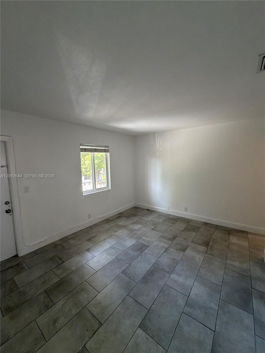 500 NW 35th St # 5 — Photo 4