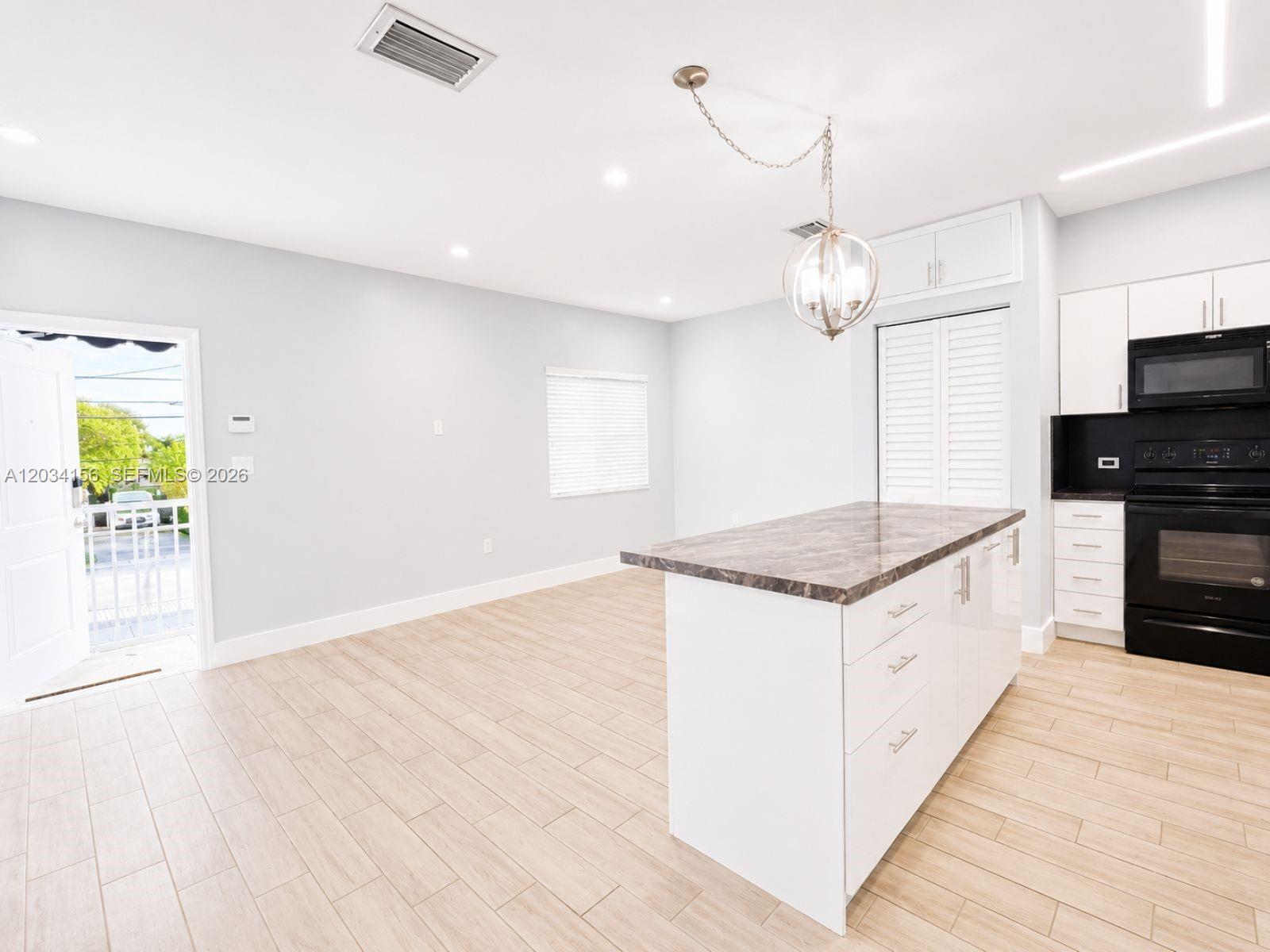 7135 SW 21st St # 1, Miami FL 33155