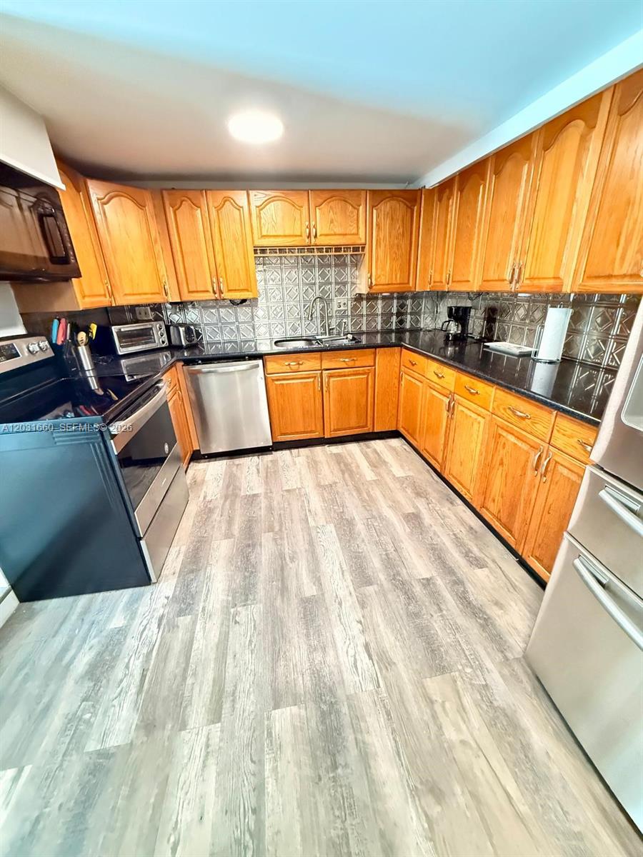 57 NE 24th St # 63 — Photo 5
