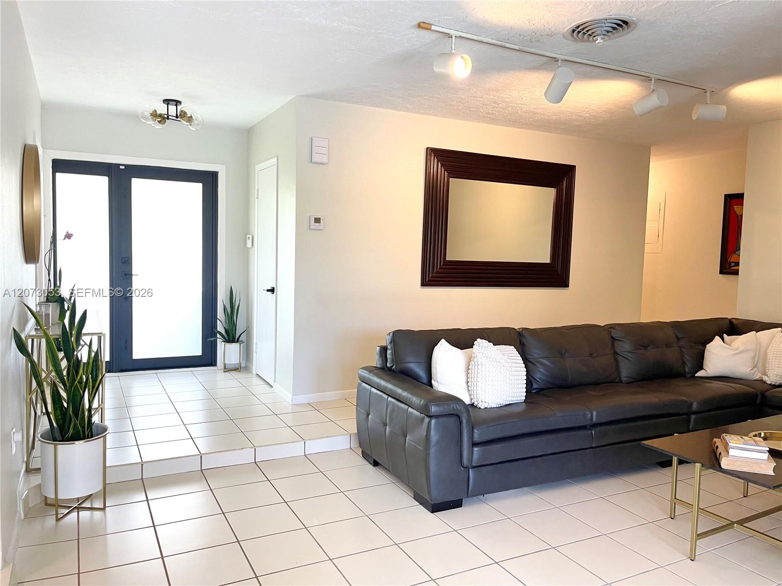 8522 SW 148th Ter — Photo 4