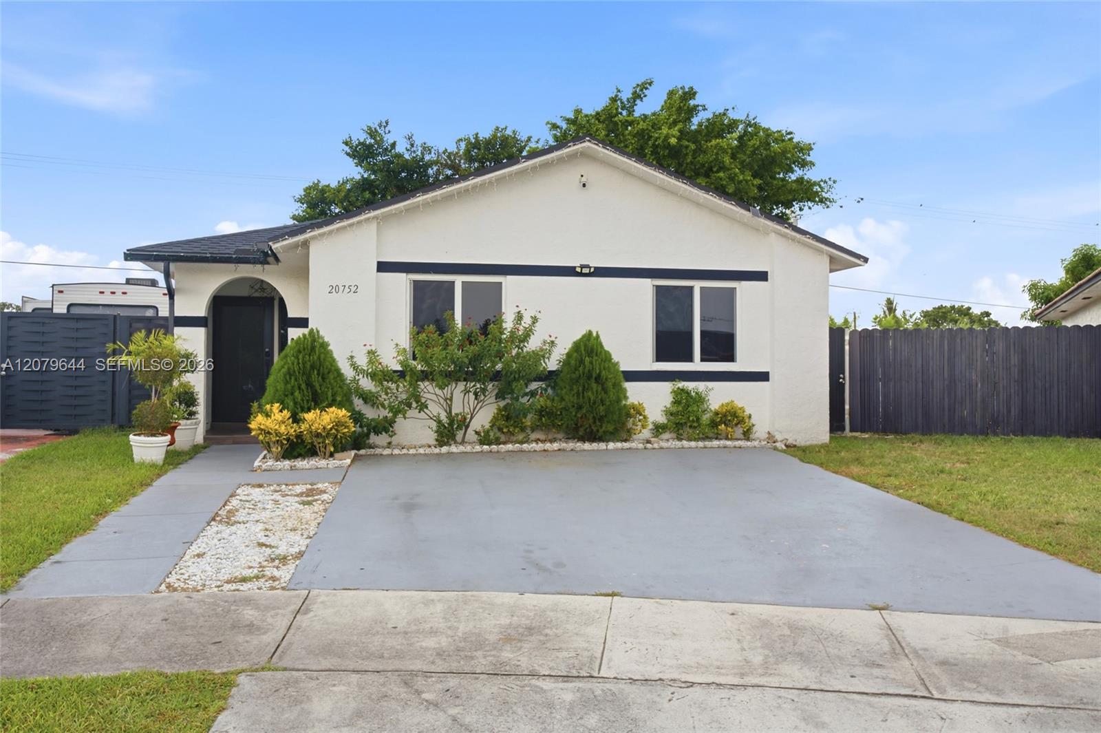 20752 SW 121st Ct — Photo 2