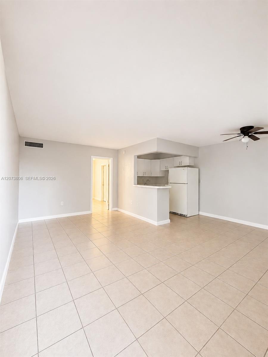 1330 W 54th St # 214C — Photo 3