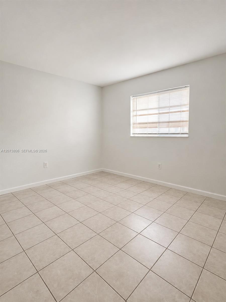 1330 W 54th St # 214C — Photo 5