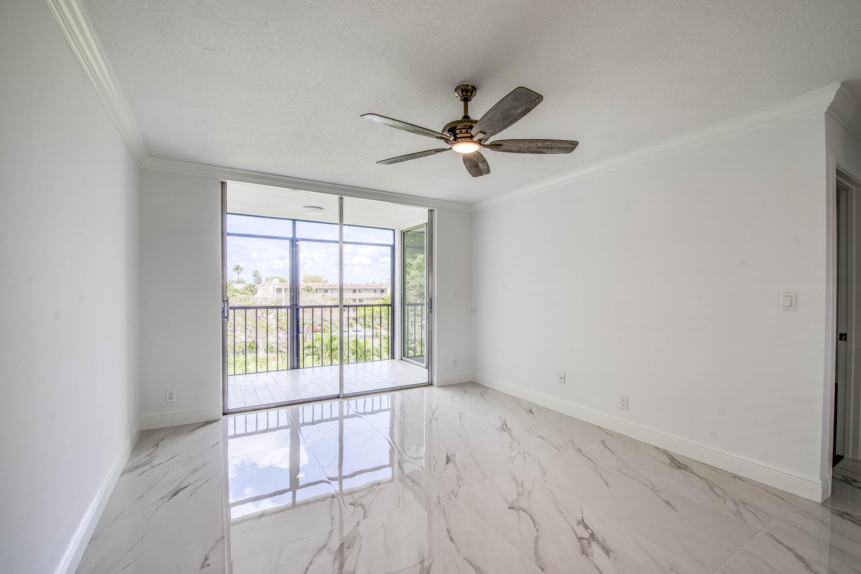 6795 Huntington Lane # 406 — Photo 4