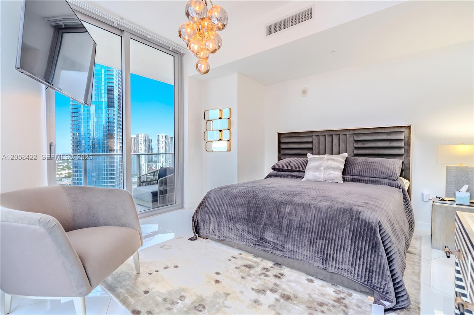 851 NE 1st Ave # 1802, Miami FL 33132