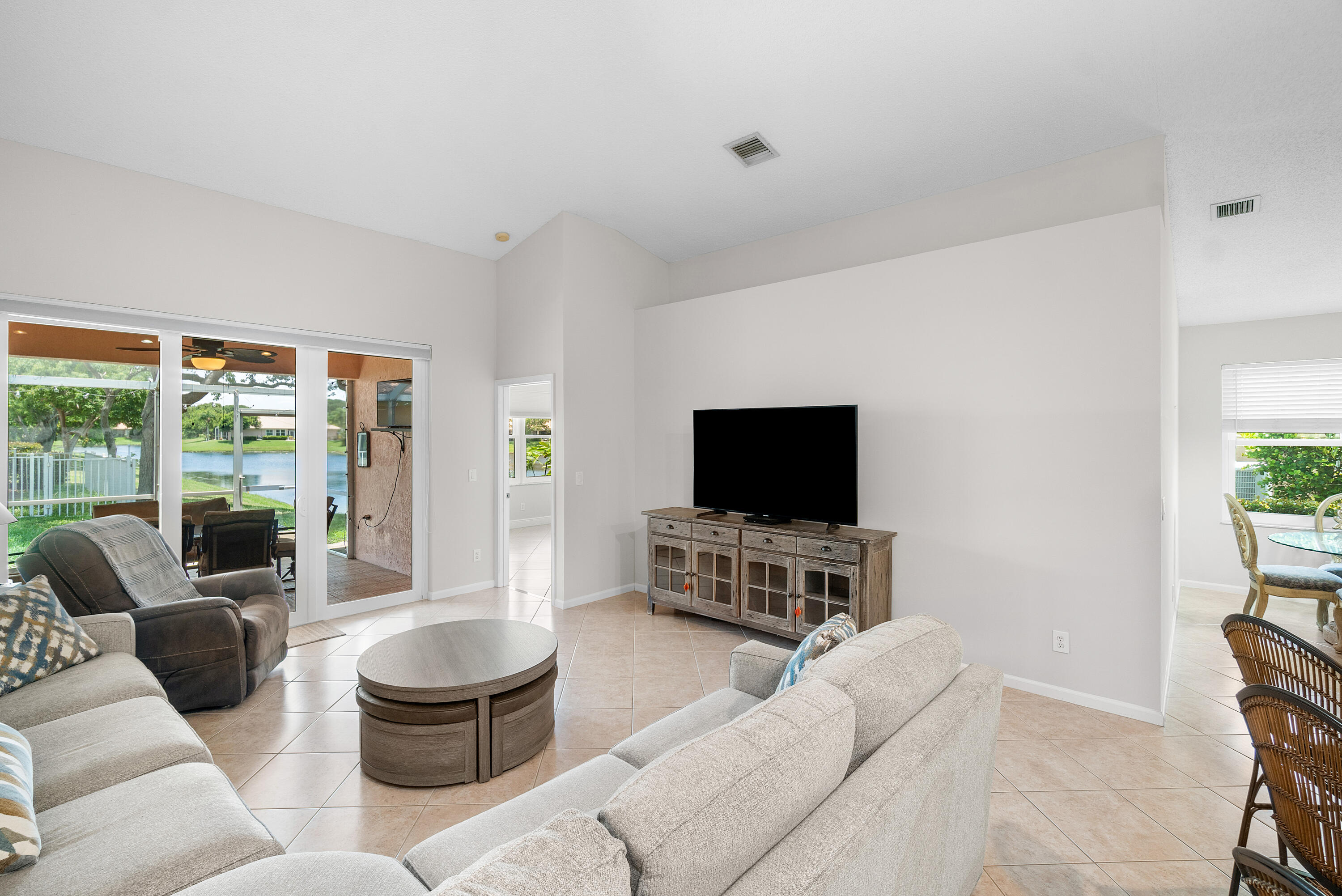2473 S CORAL TRACE Circle, Delray Beach FL 33445