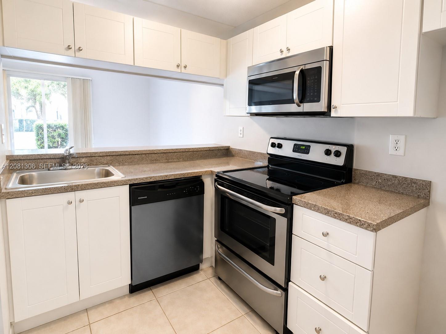 9509 SW 138th Pl # 9509 — Photo 5