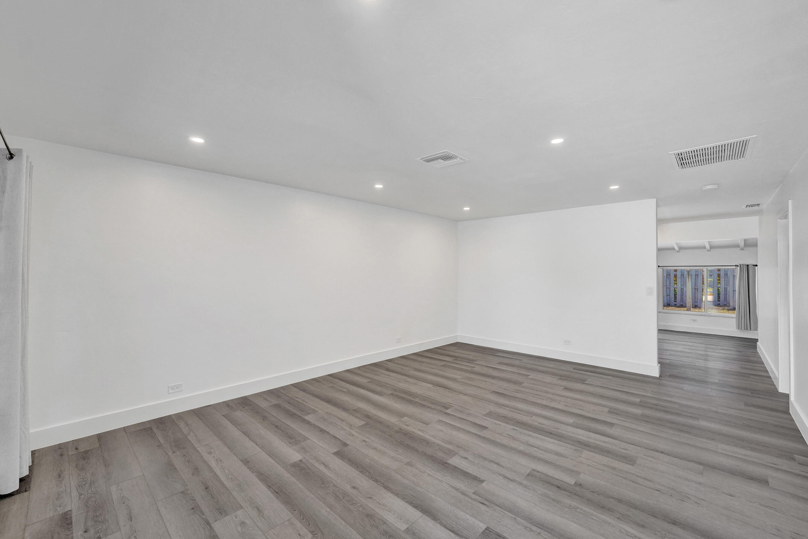 1738 NE 52nd Street — Photo 4