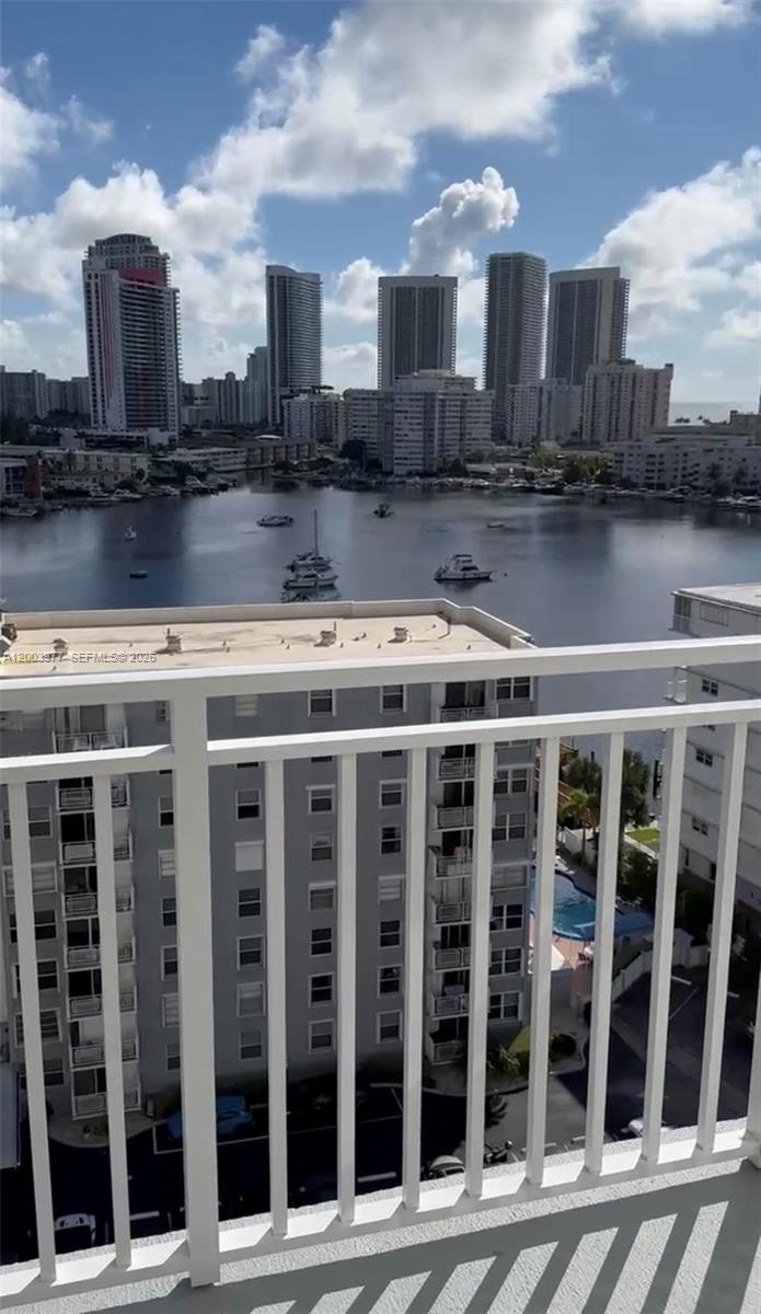 427 Golden Isles Dr # 14E, Hallandale Beach FL 33009