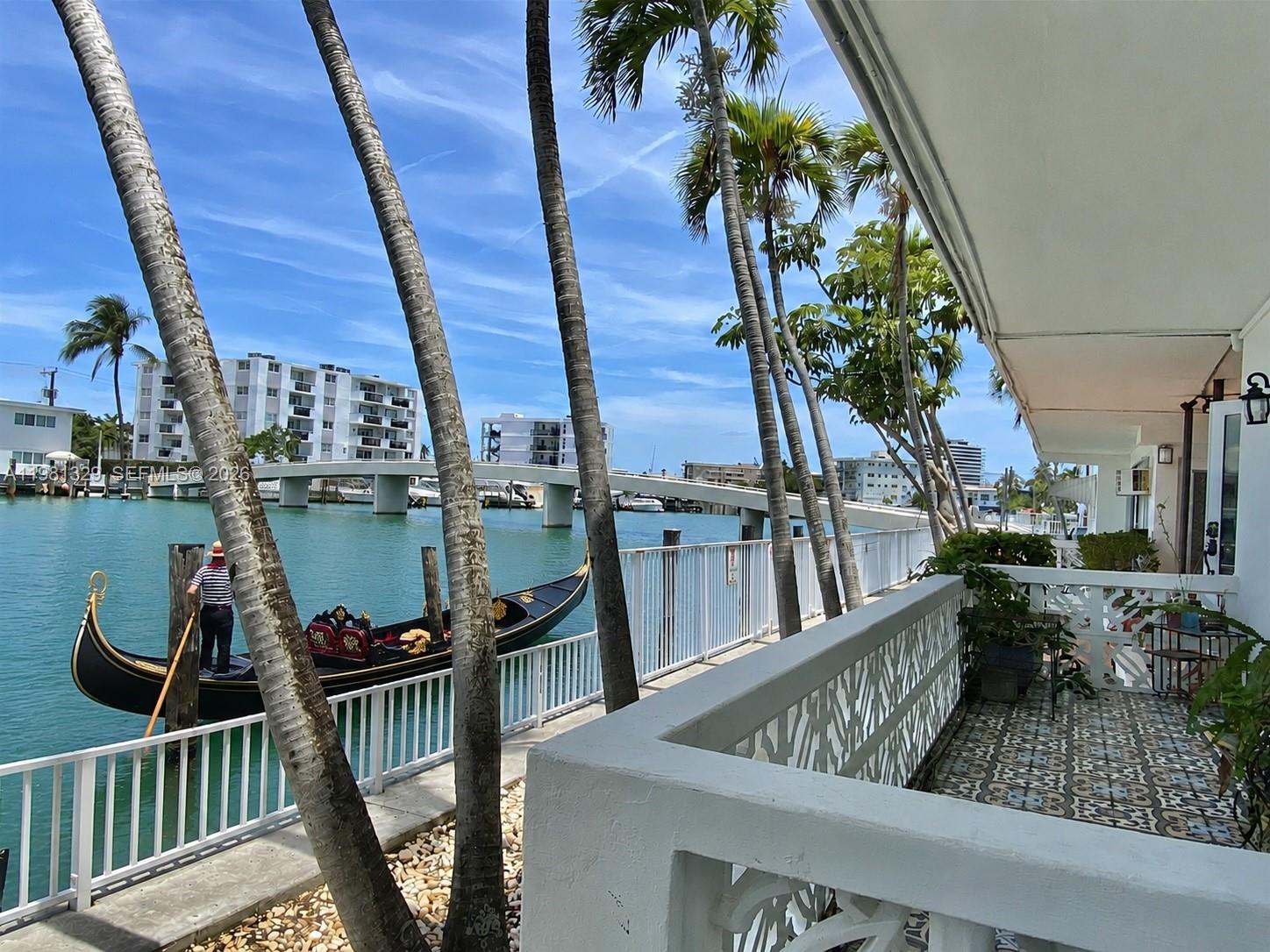 8040 Tatum Waterway Dr # 5, Miami Beach FL 33141
