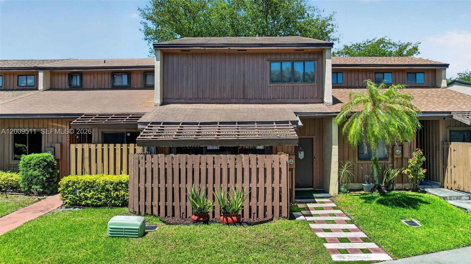 4283 S Pine Island Rd, Davie FL 33328