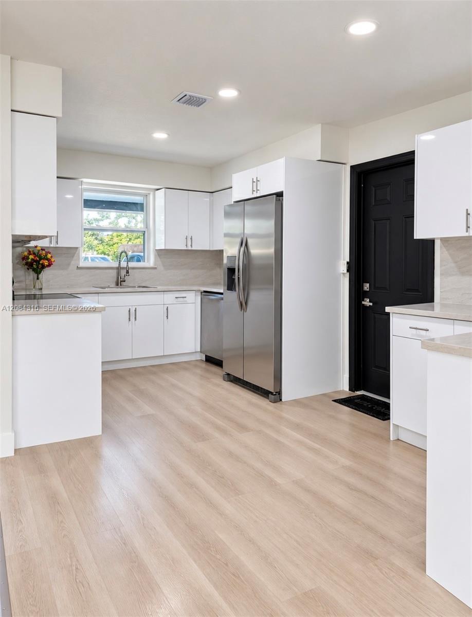 400 SW 31st Ave — Photo 3