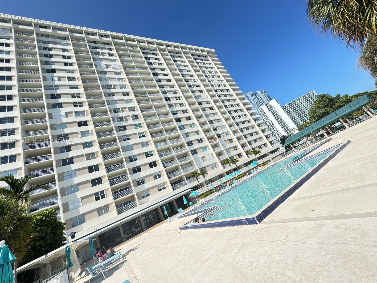 300 Bayview Dr # 501 — Photo 2