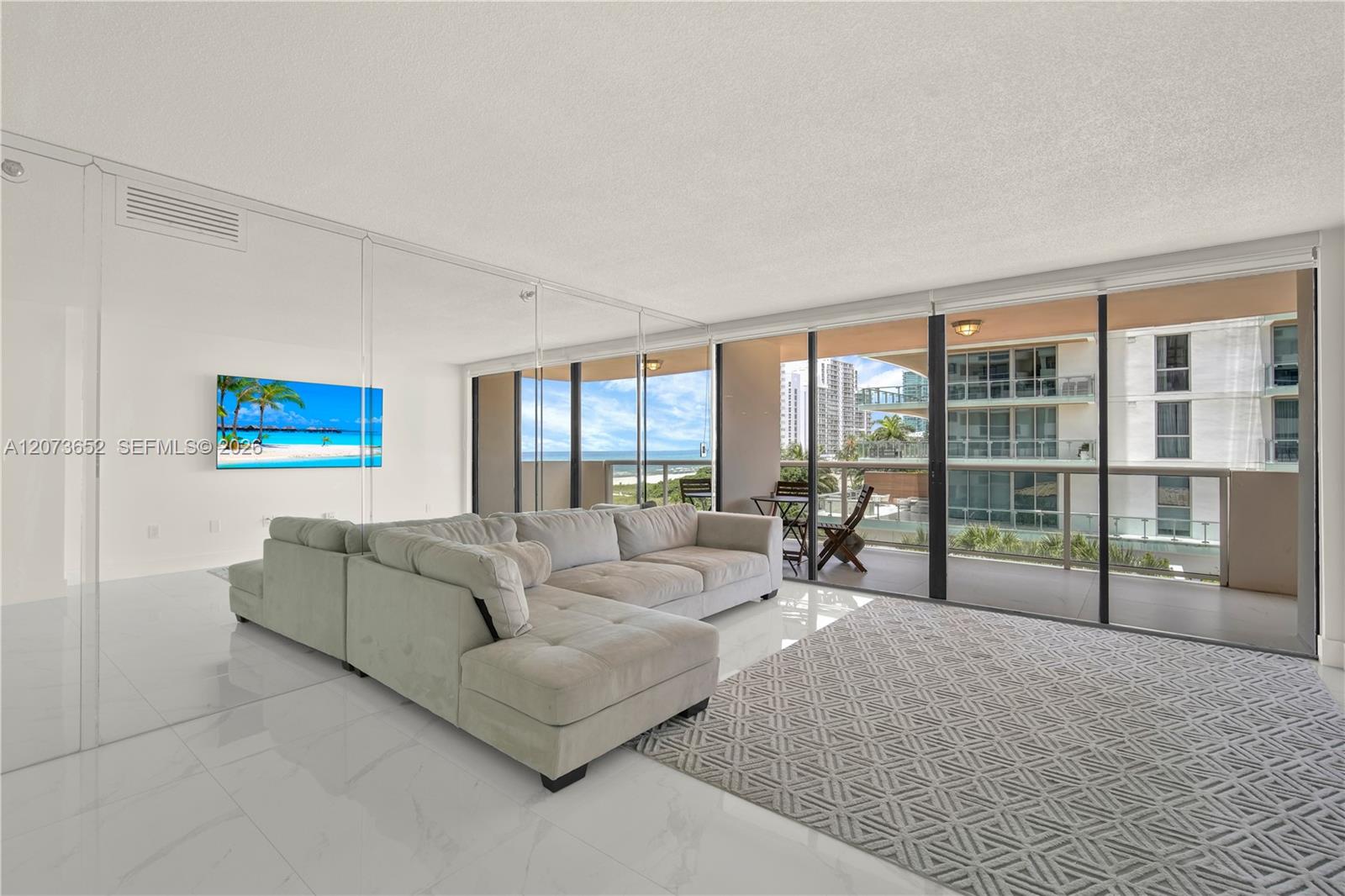 5757 Collins Ave # 507 — Photo 2