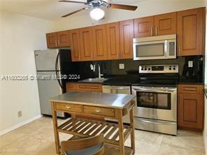 1470 N DIXIE Highway N # 10 — Photo 5