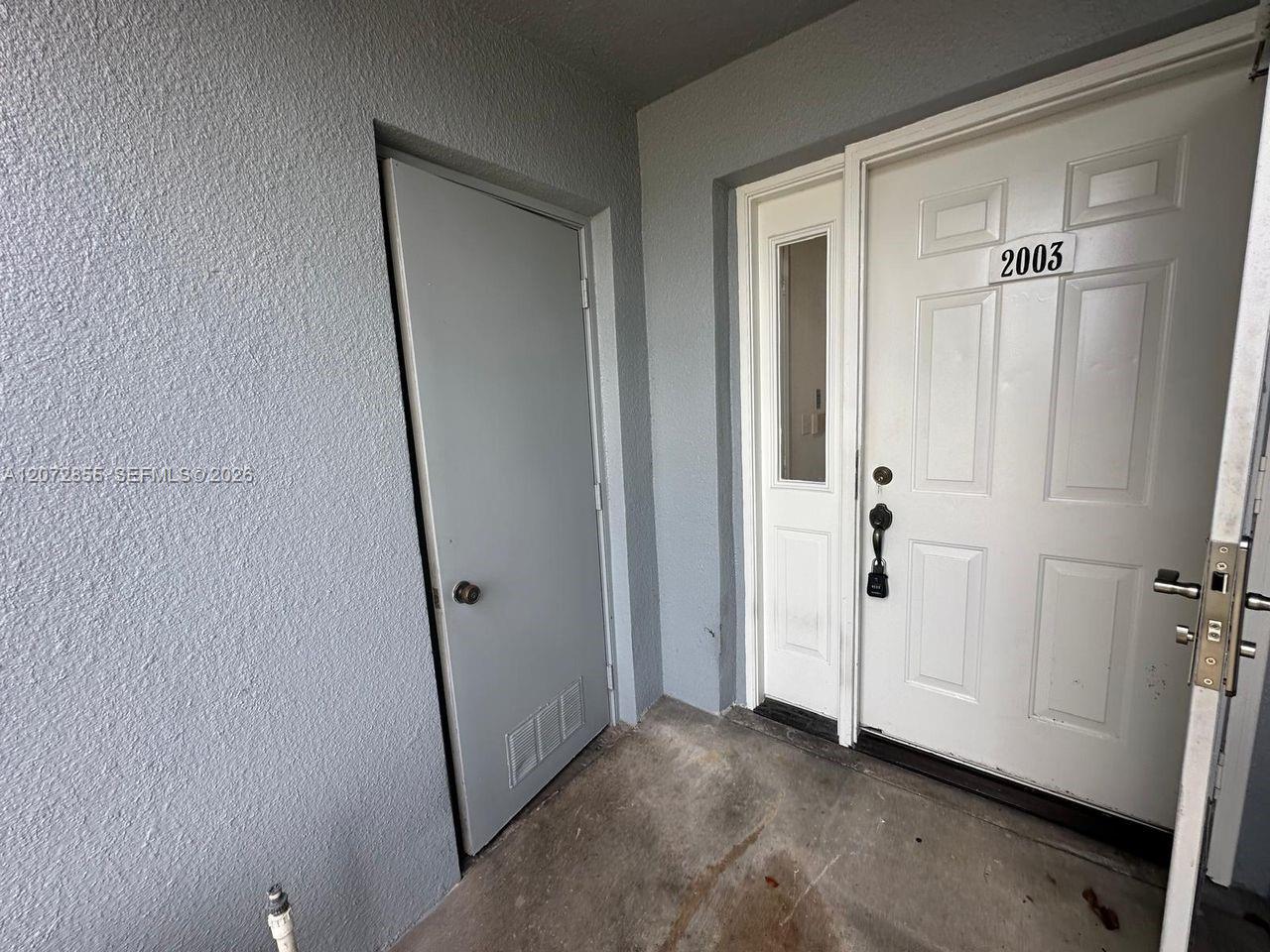 2003 SE 27th Dr # A — Photo 2