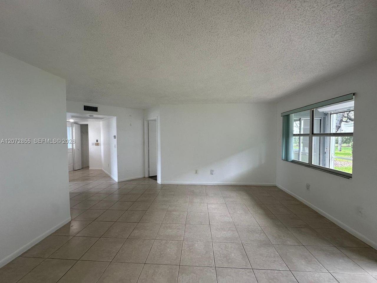 2003 SE 27th Dr # A — Photo 5