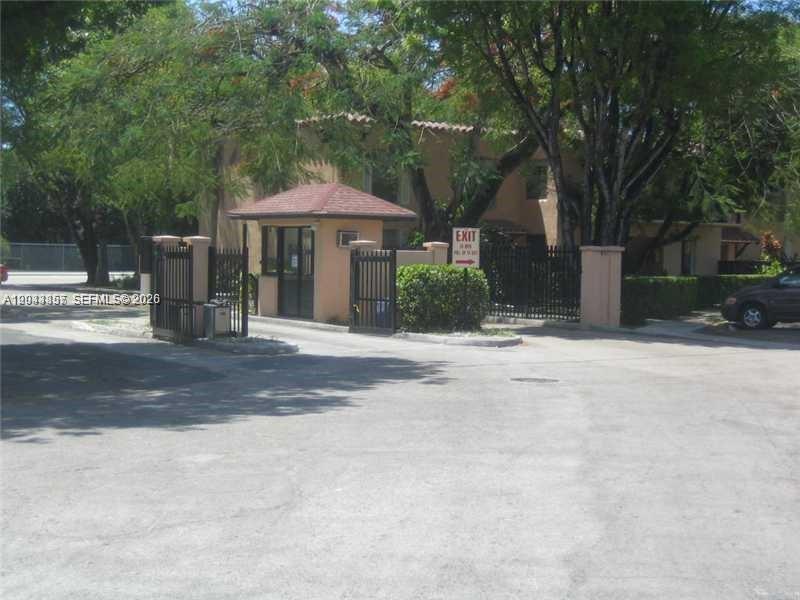 10794 N Kendall Dr # B22, Miami FL 33176